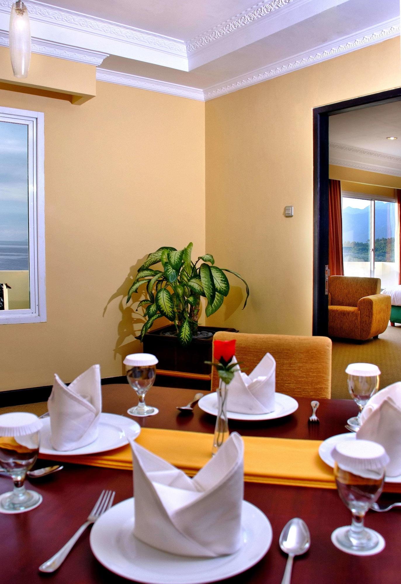 Aston Niu Manokwari Hotel & Conference Center Ngoại thất bức ảnh