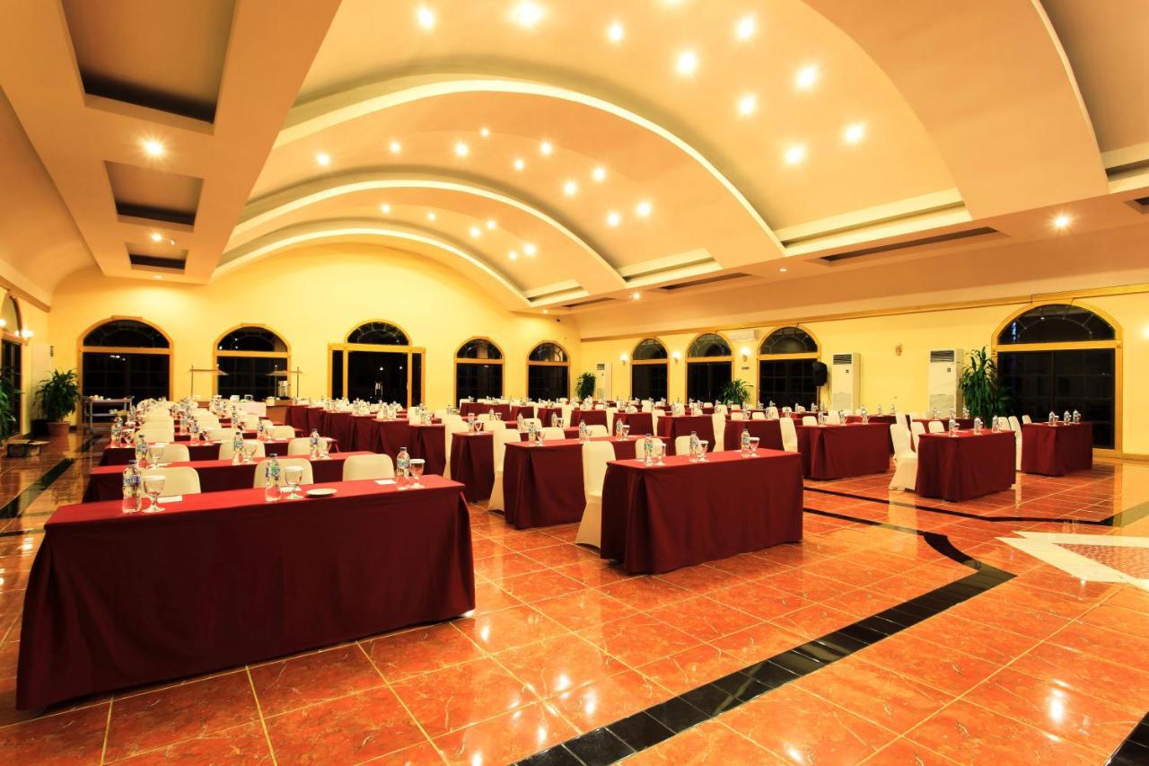 Aston Niu Manokwari Hotel & Conference Center Ngoại thất bức ảnh