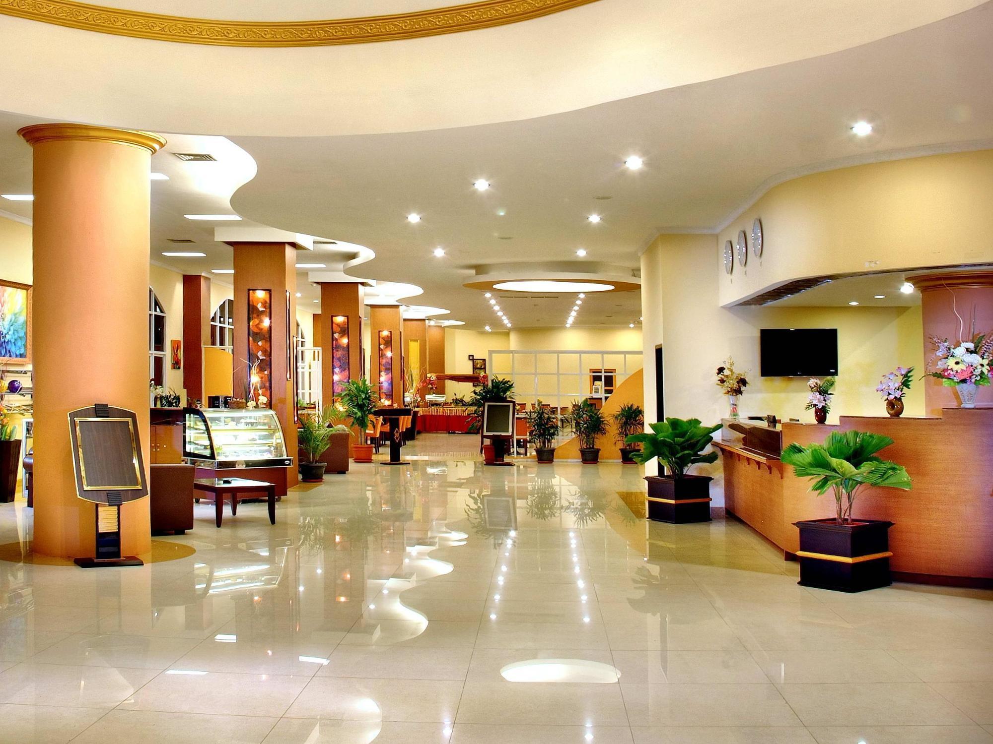 Aston Niu Manokwari Hotel & Conference Center Ngoại thất bức ảnh