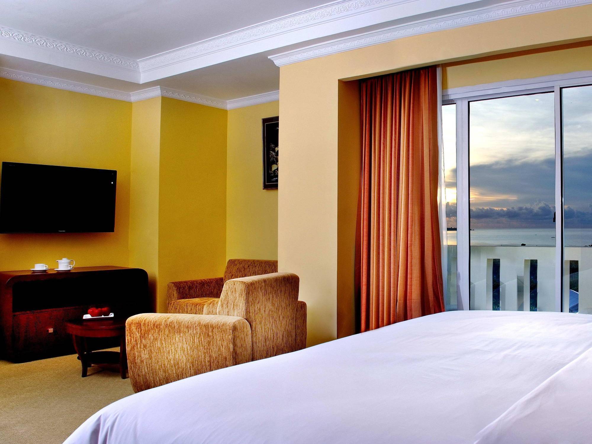 Aston Niu Manokwari Hotel & Conference Center Ngoại thất bức ảnh