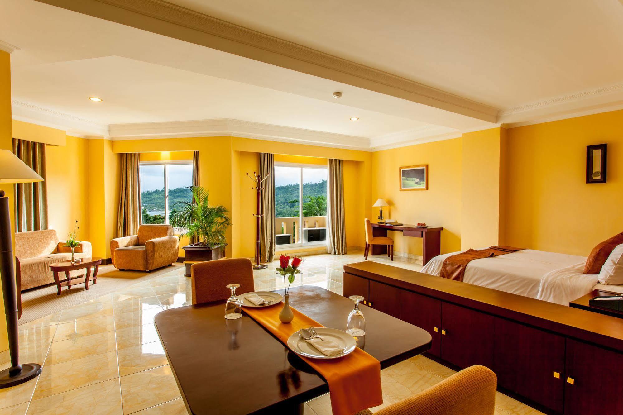 Aston Niu Manokwari Hotel & Conference Center Ngoại thất bức ảnh